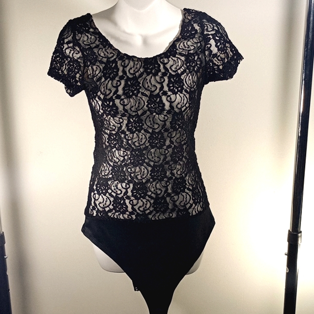 Black lace top sz med